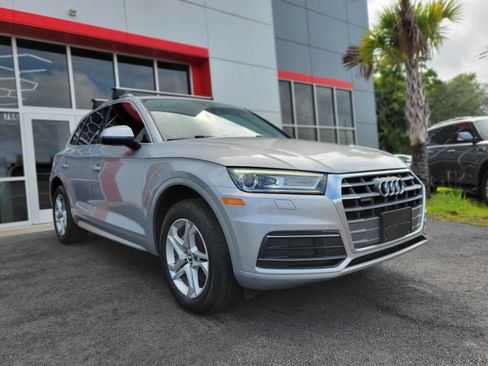 Used 2019 Audi Q5 2.0T Premium w/ Convenience Package AWD/4WD image 3