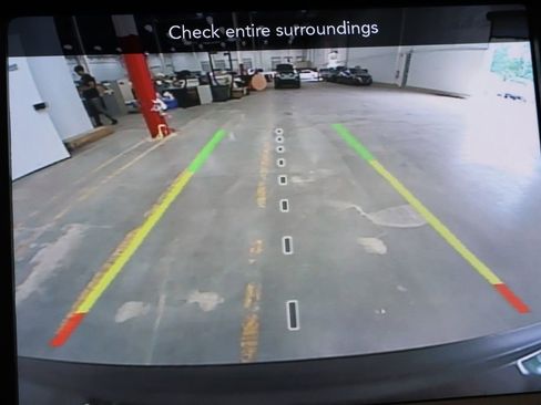 Used 2021 Jeep Cherokee Latitude Lux w/ Comfort/Convenience Group image 8