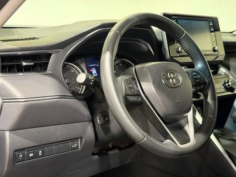 Certified 2021 Toyota Venza LE AWD/4WD image 17