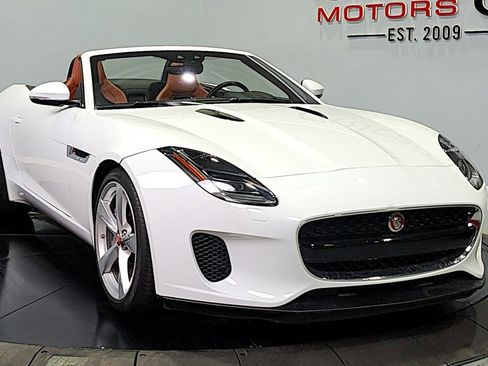 Used 2018 Jaguar F-TYPE Convertible image 2