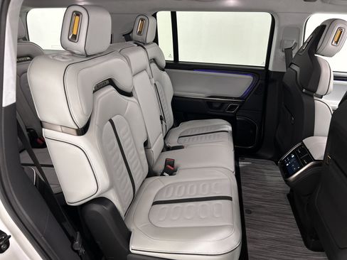 Used 2024 Rivian R1S Adventure AWD/4WD image 23