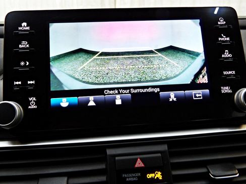 Used 2022 Honda Accord Touring image 16