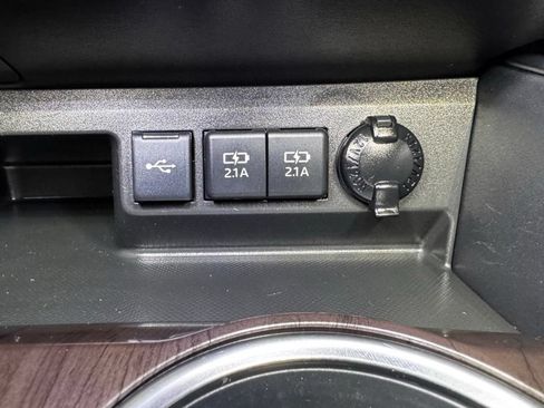 Used 2021 Toyota Highlander Limited AWD/4WD image 35
