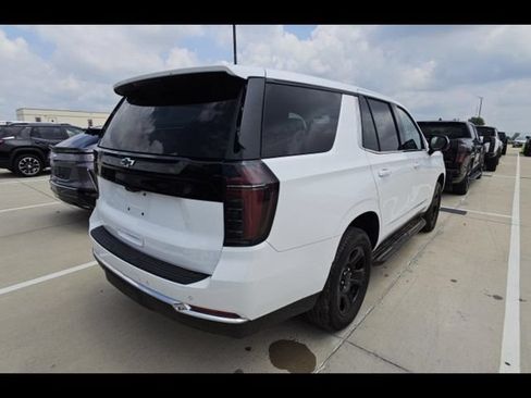 Used 2025 Chevrolet Tahoe 4WD image 3