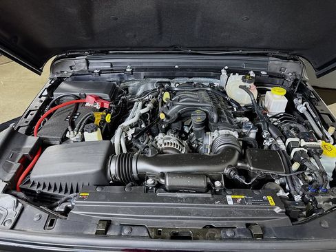 Used 2024 Jeep Gladiator Sport AWD/4WD image 30