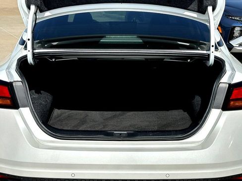 Used 2024 Nissan Altima 2.5 SV w/ SV Premium Package FWD image 33
