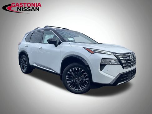 Used 2026 Nissan Rogue Platinum w/ Platinum Premium Package image 2