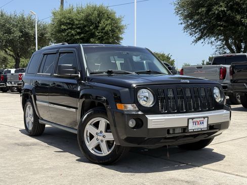 Used 2010 Jeep Patriot Limited w/ Sun/Sound Group FWD image 5