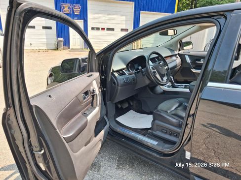 Used 2014 Ford Edge Limited w/ Equipment Group 302A AWD/4WD image 5