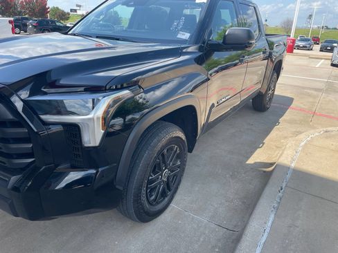 Used 2024 Toyota Tundra SR5 w/ SR5 Convenience Package AWD/4WD image 1