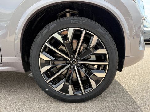 New 2026 Volvo XC90 B6 Plus w/ Protection Package Premier image 7