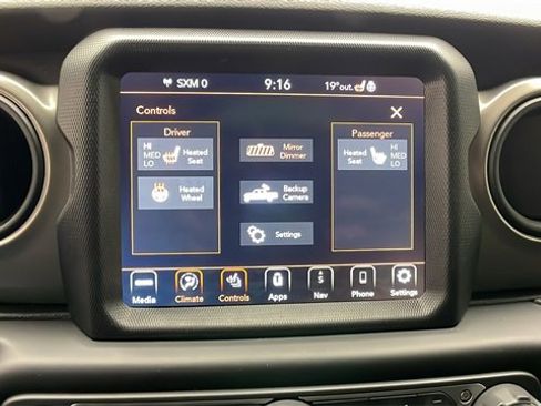 Used 2021 Jeep Gladiator Willys image 21