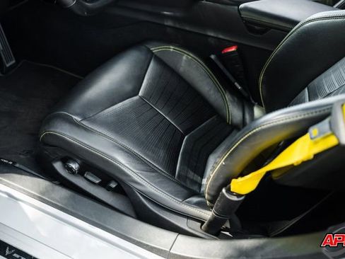 Used 2021 Chevrolet Corvette Stingray Premium Cpe w/ Z51 Performance Package image 72