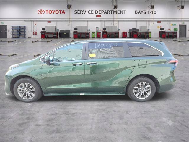 Used 2025 Toyota Sienna XLE FWD image 10