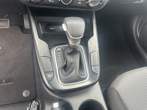 Used 2023 Kia Soul LX w/ LX Technology Package FWD image 29