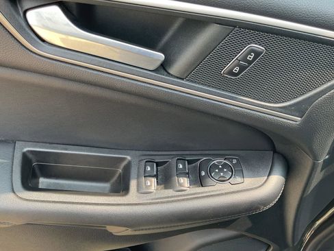 Used 2022 Ford Edge SEL image 12