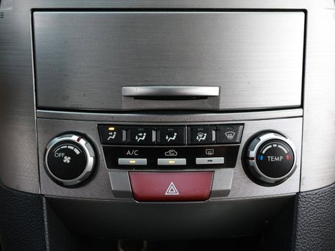 Used 2011 Subaru Outback 2.5i Premium w/ Popular Equipment Group 1B image 31