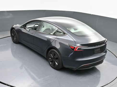 Used 2025 Tesla Model 3 Long Range image 33