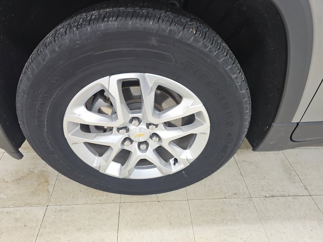 Used 2018 Chevrolet Traverse LT FWD image 25