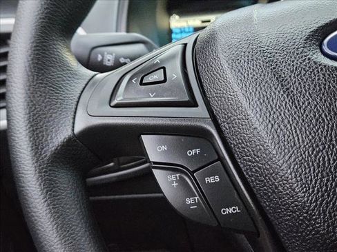 Used 2024 Ford Edge SE image 17