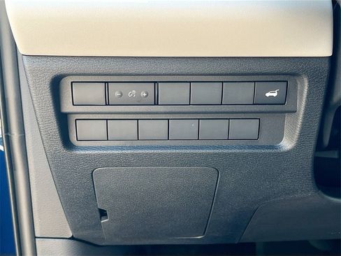 New 2025 Mitsubishi Outlander SE image 10