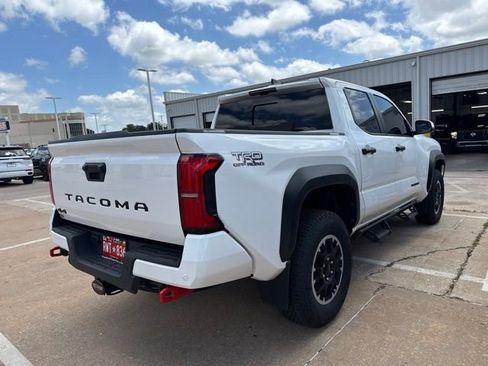 Used 2024 Toyota Tacoma TRD Off-Road AWD/4WD image 4