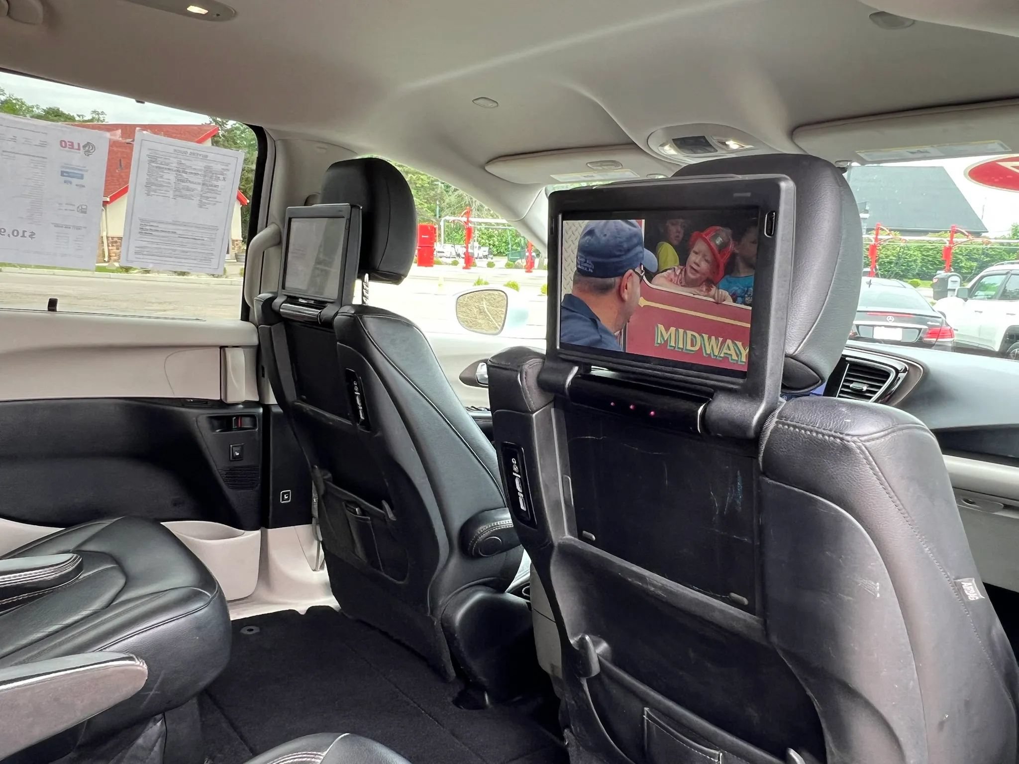 Used 2017 Chrysler Pacifica Touring-L Plus FWD image 22
