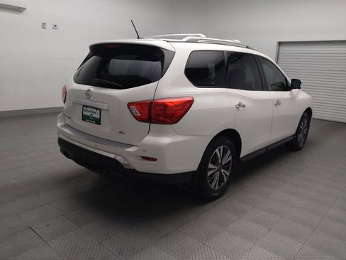 Used 2017 Nissan Pathfinder SL w/ SL Tech Package image 9