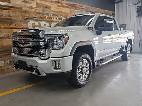 Used 2021 GMC Sierra 2500 Denali w/ Denali Ultimate Package AWD/4WD image 2