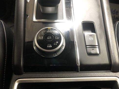 Used 2024 Mitsubishi Outlander SE image 32