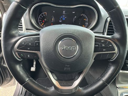 Used 2021 Jeep Grand Cherokee Laredo X image 18