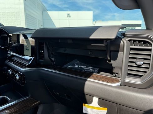 New 2026 GMC Sierra 1500 Elevation image 26