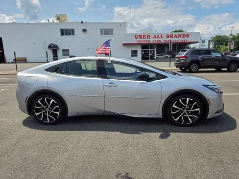 Used 2024 Toyota Prius Prime Premium w/ Advanced Technology Package FWD image 8