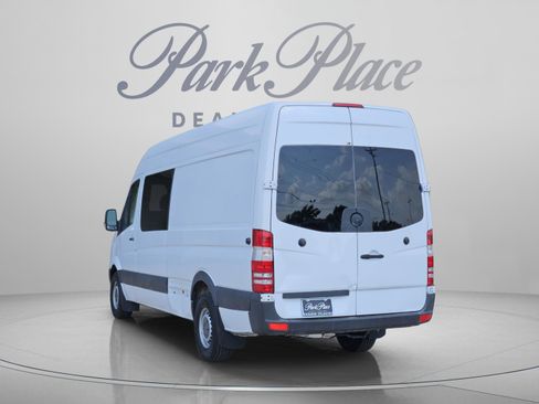 Used 2017 Mercedes-Benz Sprinter 2500 image 3