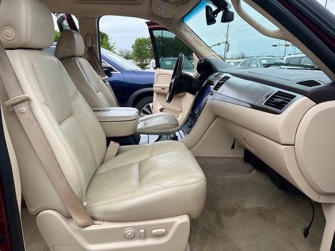 Used 2007 Cadillac Escalade AWD w/ Information Package image 13