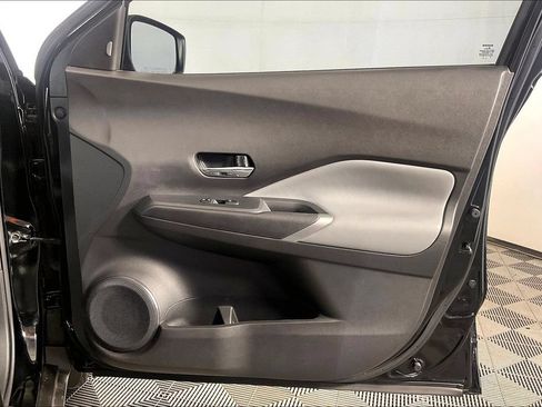 Used 2024 Nissan Kicks SR w/ SR Premium Package FWD image 21