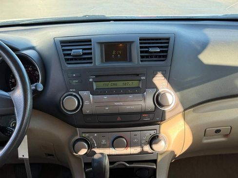 Used 2010 Toyota Highlander 4WD image 16