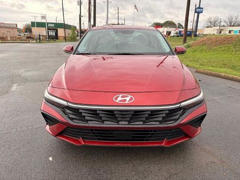 Used 2025 Hyundai Elantra Limited w/ Cargo Package image 2