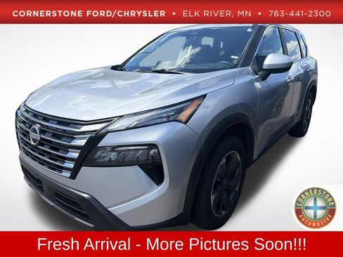 Used 2025 Nissan Rogue SV AWD/4WD image 1