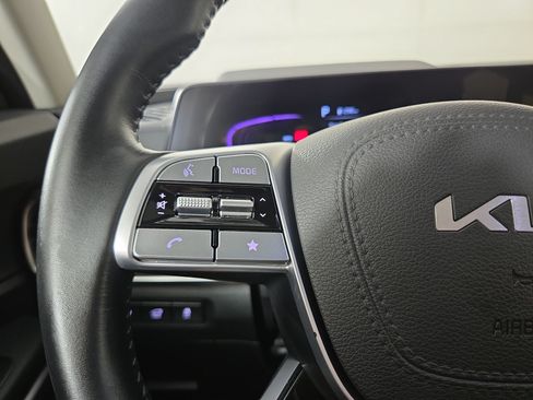 Used 2025 Kia Telluride S FWD image 16