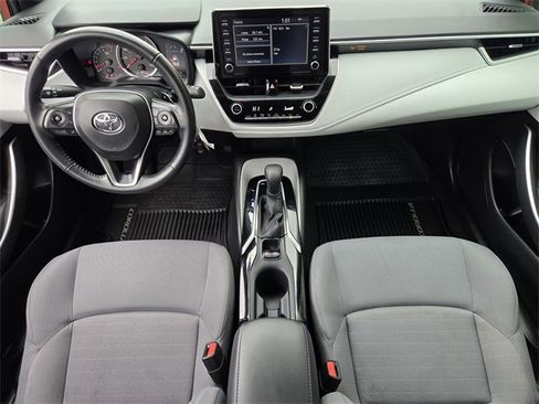 Used 2020 Toyota Corolla SE image 25