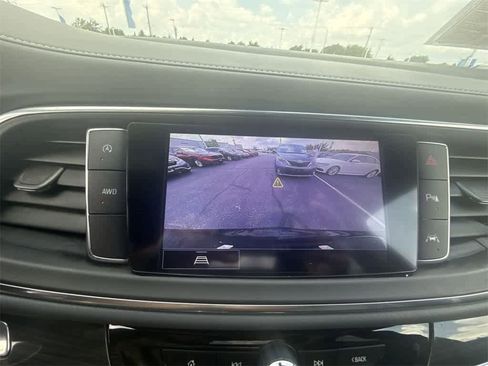 Used 2023 Buick Enclave Essence image 31