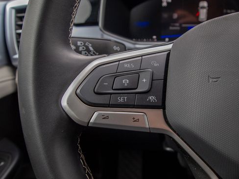 Used 2025 Volkswagen Taos SE image 22