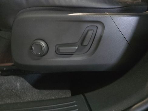 Certified 2024 Volvo XC40 B5 Plus w/ Protection Package Premier image 23