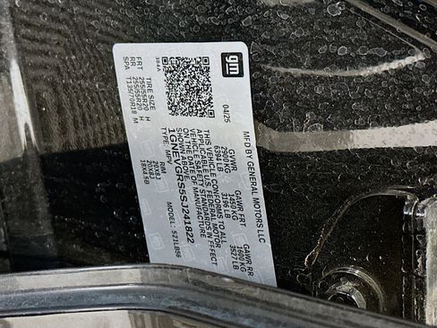 Used 2025 Chevrolet Traverse LT w/ Sun and Wheel Package image 12