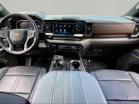 Used 2025 Chevrolet Silverado 1500 High Country w/ Technology Package AWD/4WD image 7