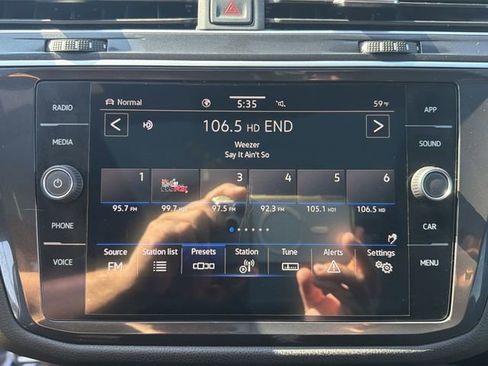 Used 2021 Volkswagen Tiguan SE R-Line AWD/4WD image 16