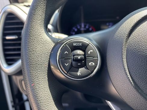 Used 2020 Kia Soul S image 16