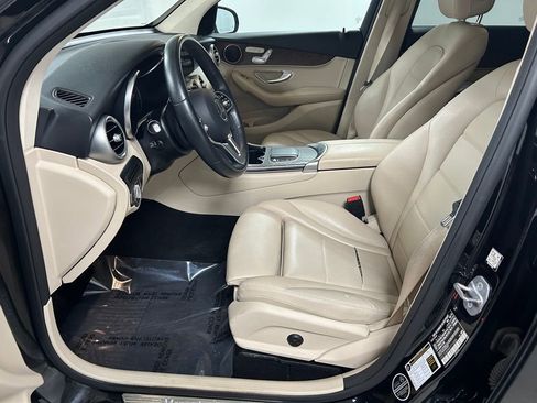 Used 2020 Mercedes-Benz GLC 300 4MATIC image 12