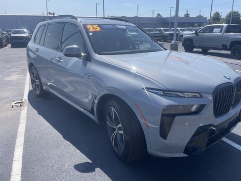 Used 2025 BMW X7 xDrive40i w/ M Sport Package AWD/4WD image 33